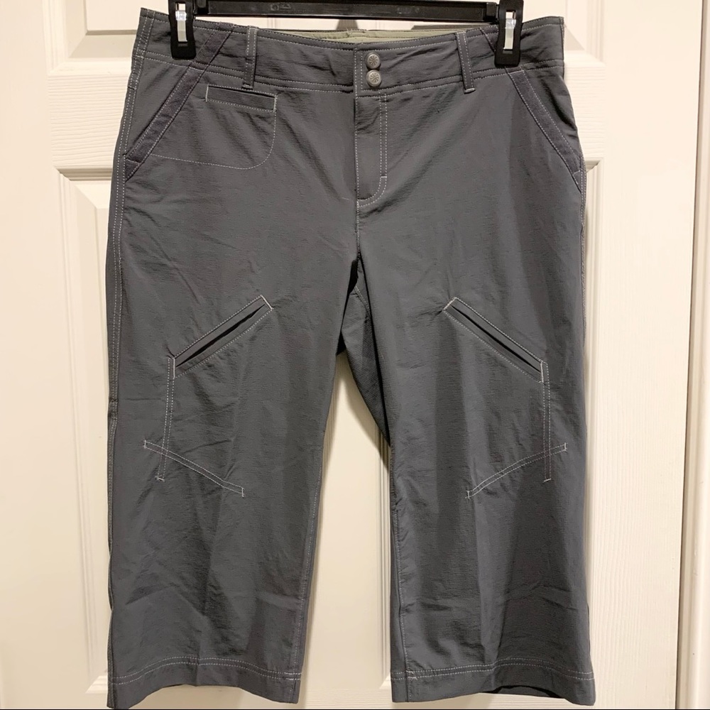ATHLETA Gray Hiking Cargo Capri Pants Size 12